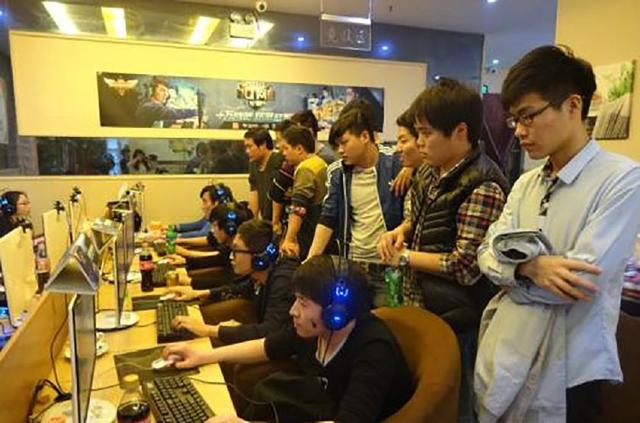 德扑转牌：延迟诈唬的最佳公共牌结构。（德州扑克转牌阶段：最适合延迟诈唬的牌面纹理）